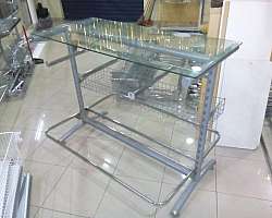 Balcão em vidro modulado para loja