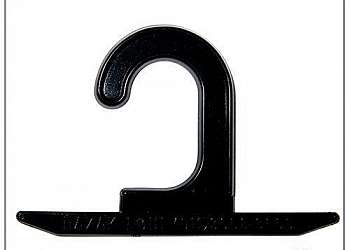 Cabides de plastico preto Cabides de plastico preto